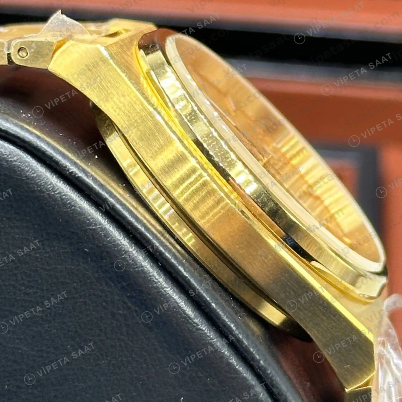 Tissot PRX Altın Kadran Çelik Eta Saat detay görünüm