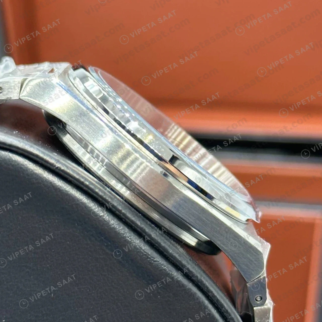 Tissot PRX Gümüş Çelik Arka Kapak Duz Eta Saat yan profil