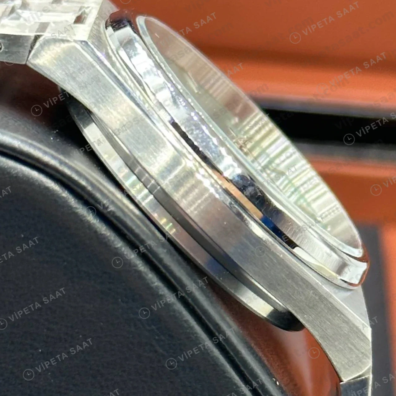 Tissot PRX Gümüş Çelik Arka Kapak Gece Eta Saat yan profil