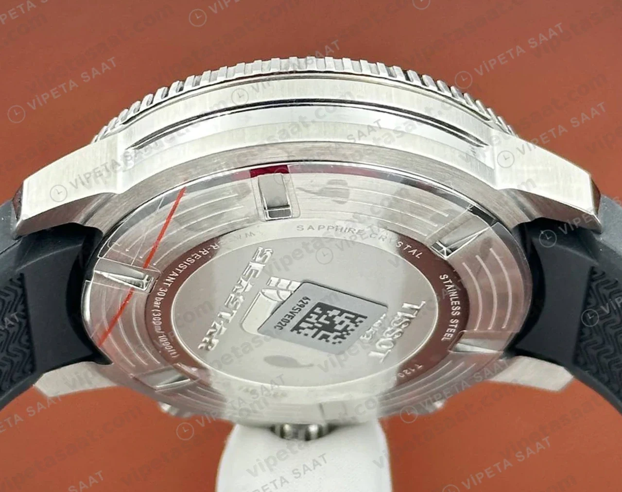 Tissot Seastar Siyah Kırmızı Kronograf Kauçuk Eta Saat yan profil