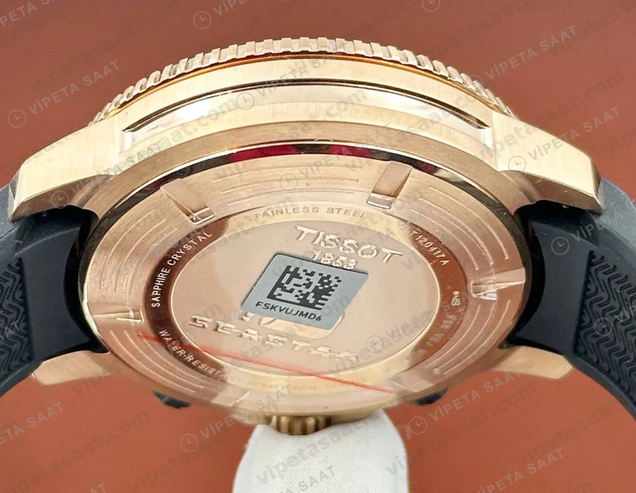 Tissot Seastar Siyah Kronograf Altın Bezel Kauçuk Eta Saat yan profil