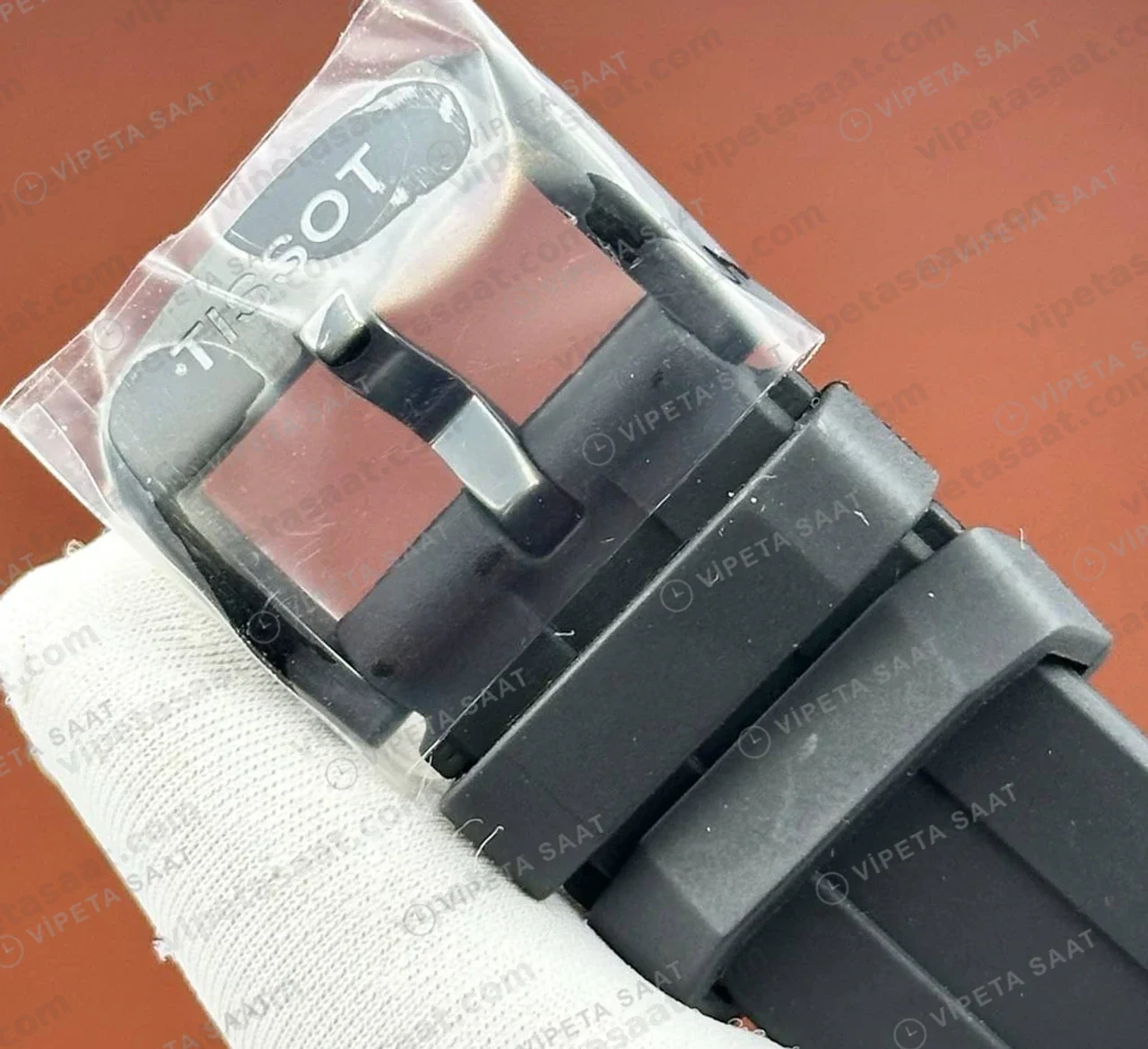 Tissot Seastar Siyah Kronograf Altın Bezel Kauçuk Eta Saat detay görünüm