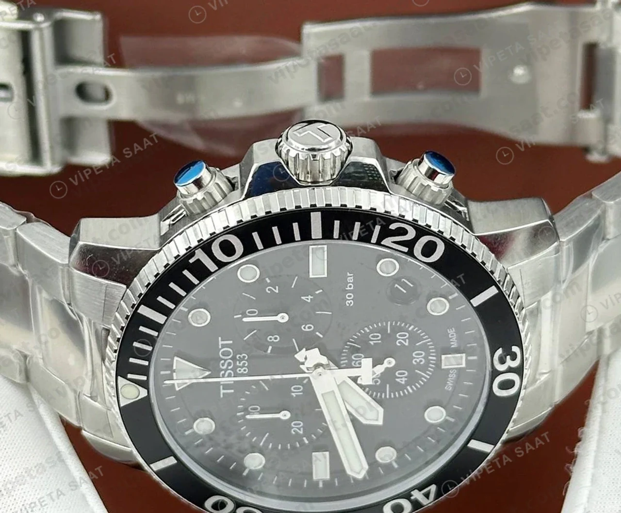 Tissot Seastar Siyah Kronograf Çelik Bileklik Gece Eta Saat kordon detayı
