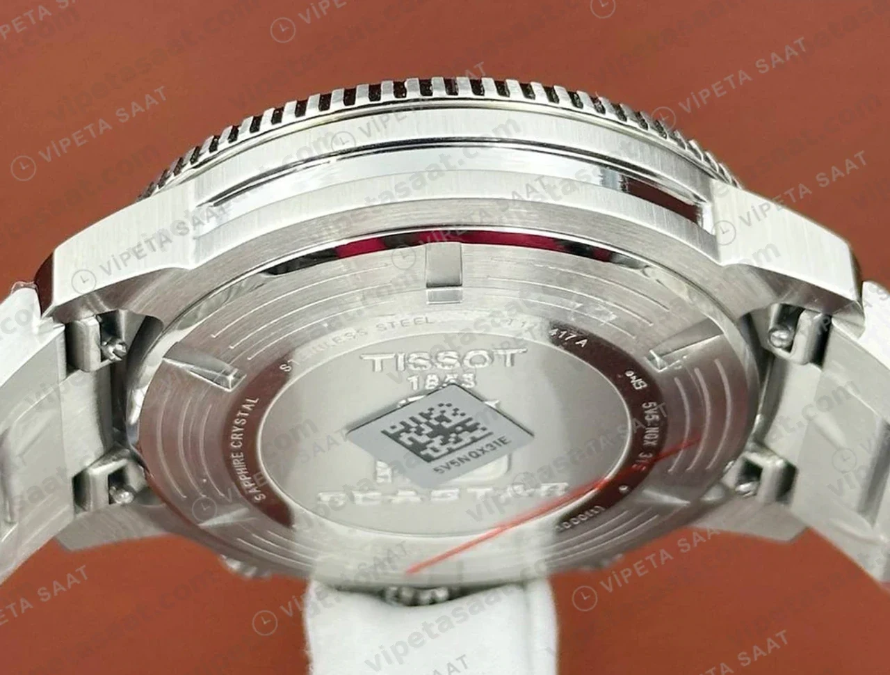 Tissot Seastar Siyah Kronograf Kırmızı Bezel Bileklik Eta Saat yan profil
