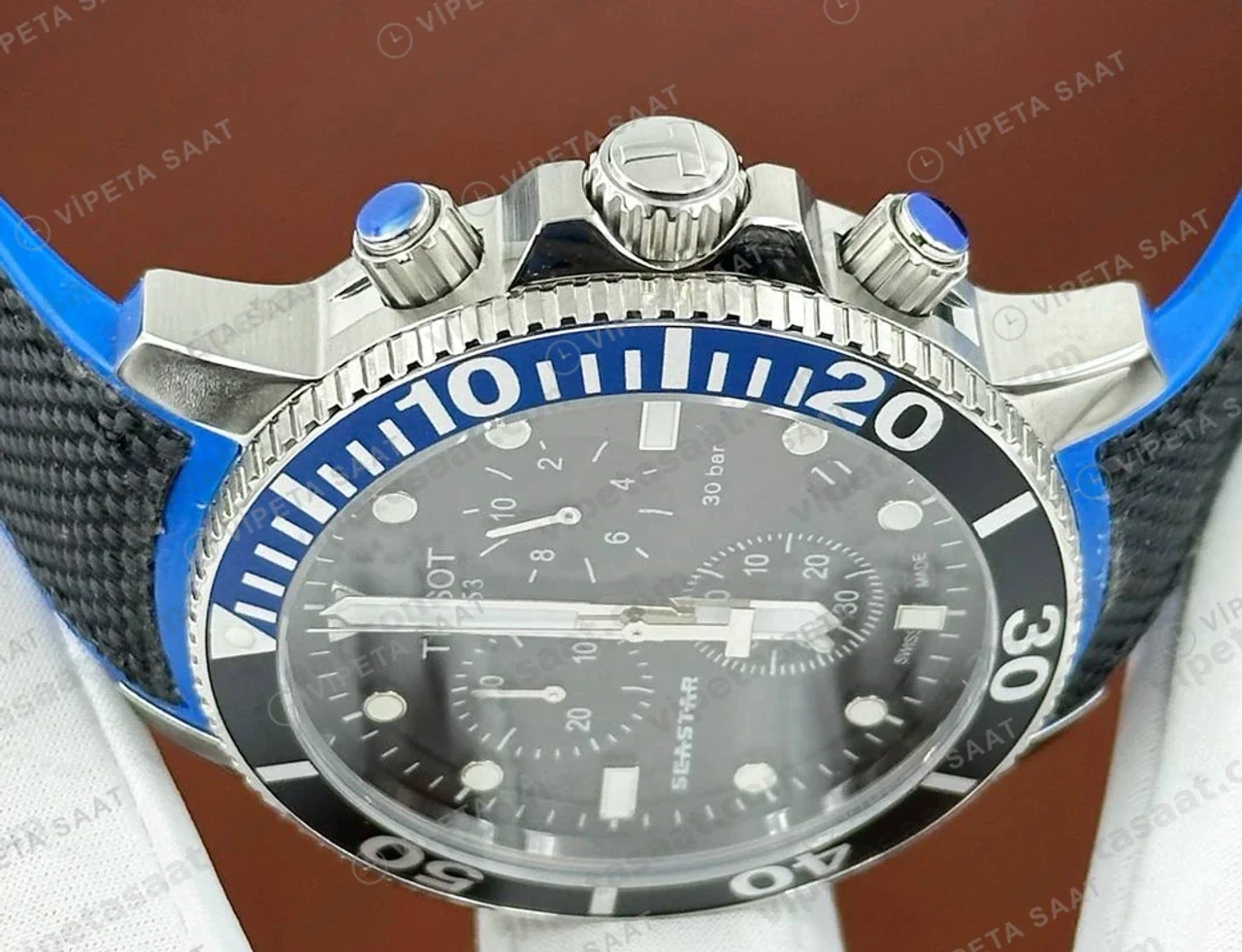 Tissot Seastar Siyah Kronograf Mavi Bezel Kauçuk Eta Saat detay görünüm