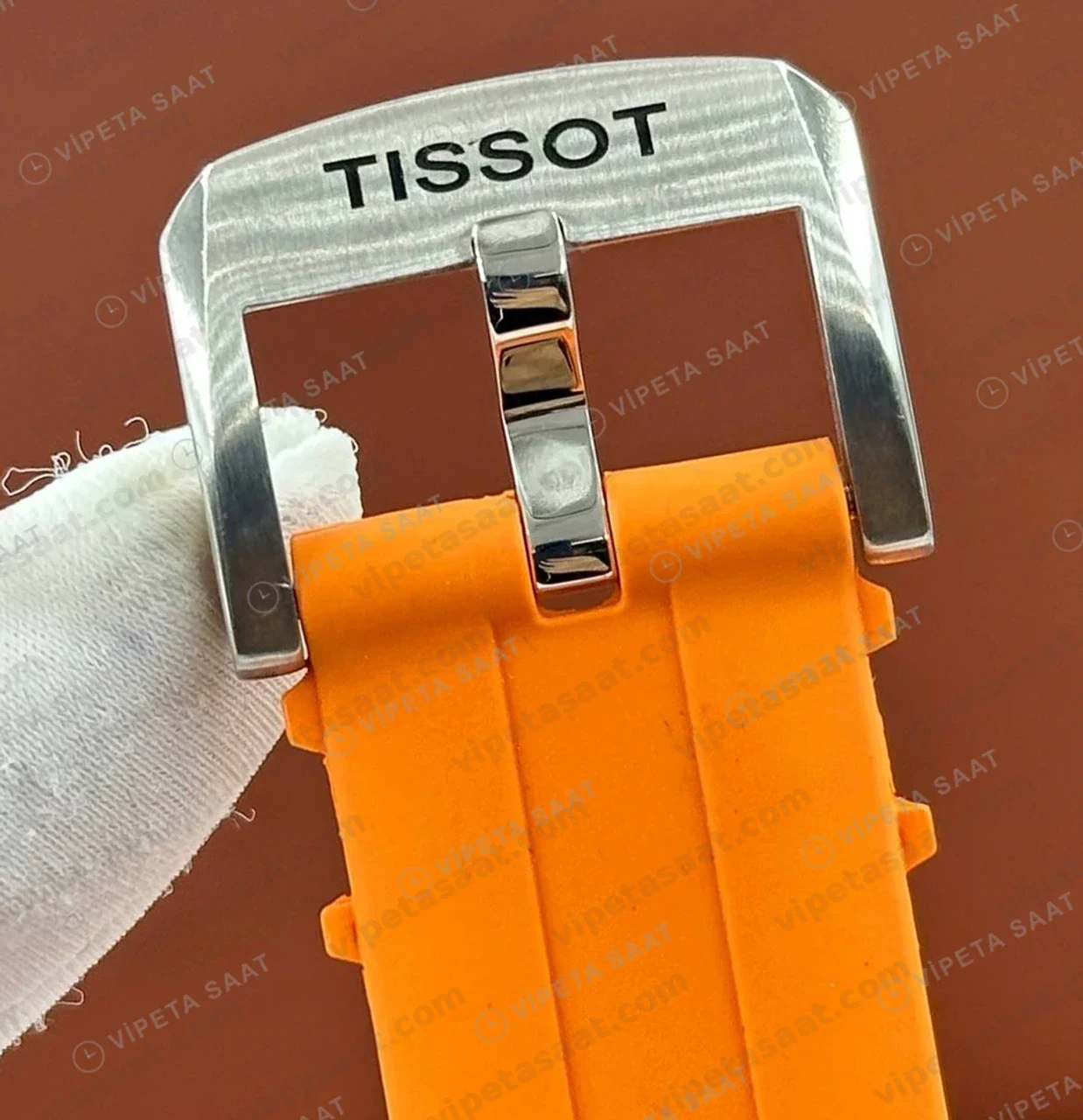 Tissot Seastar Siyah Kronograf Turuncu Kauçuk Eta Saat kordon detayı