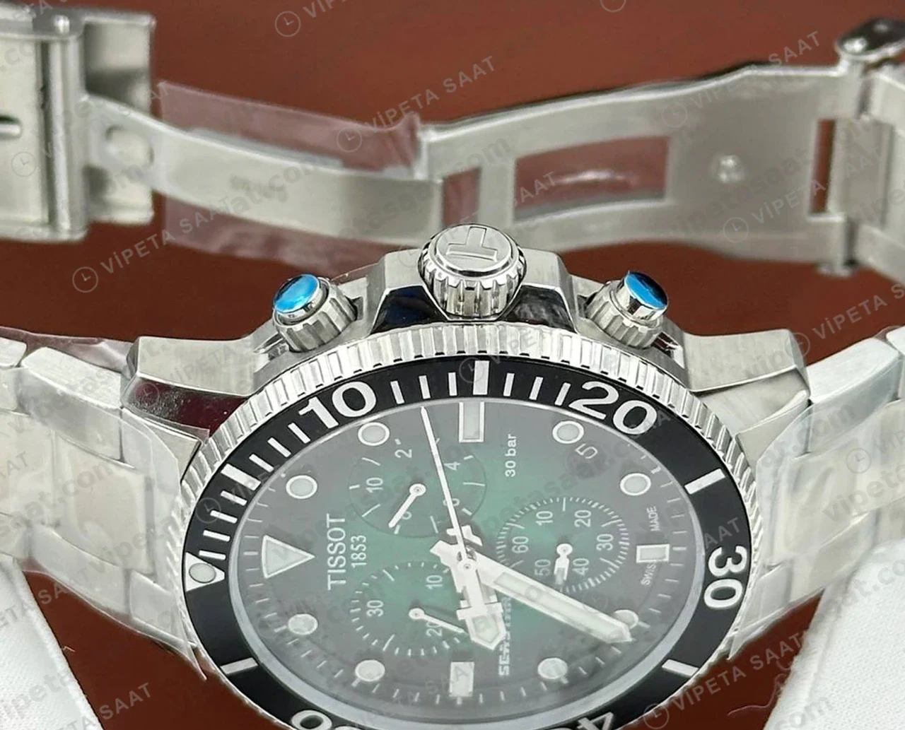 Tissot Seastar Yeşil Kronograf Çelik Bileklik Eta Saat detay görünüm