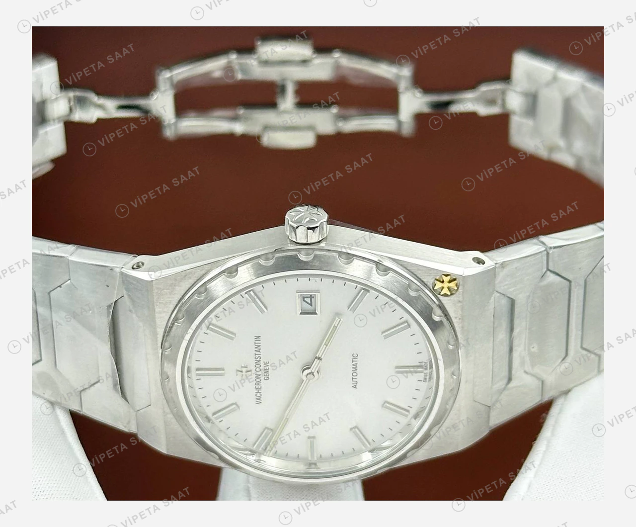 Vacheron Constantin 41 mm Overseas Gümüş Kadran Çelik Super Clone ETA Eta Saat yan görünüm
