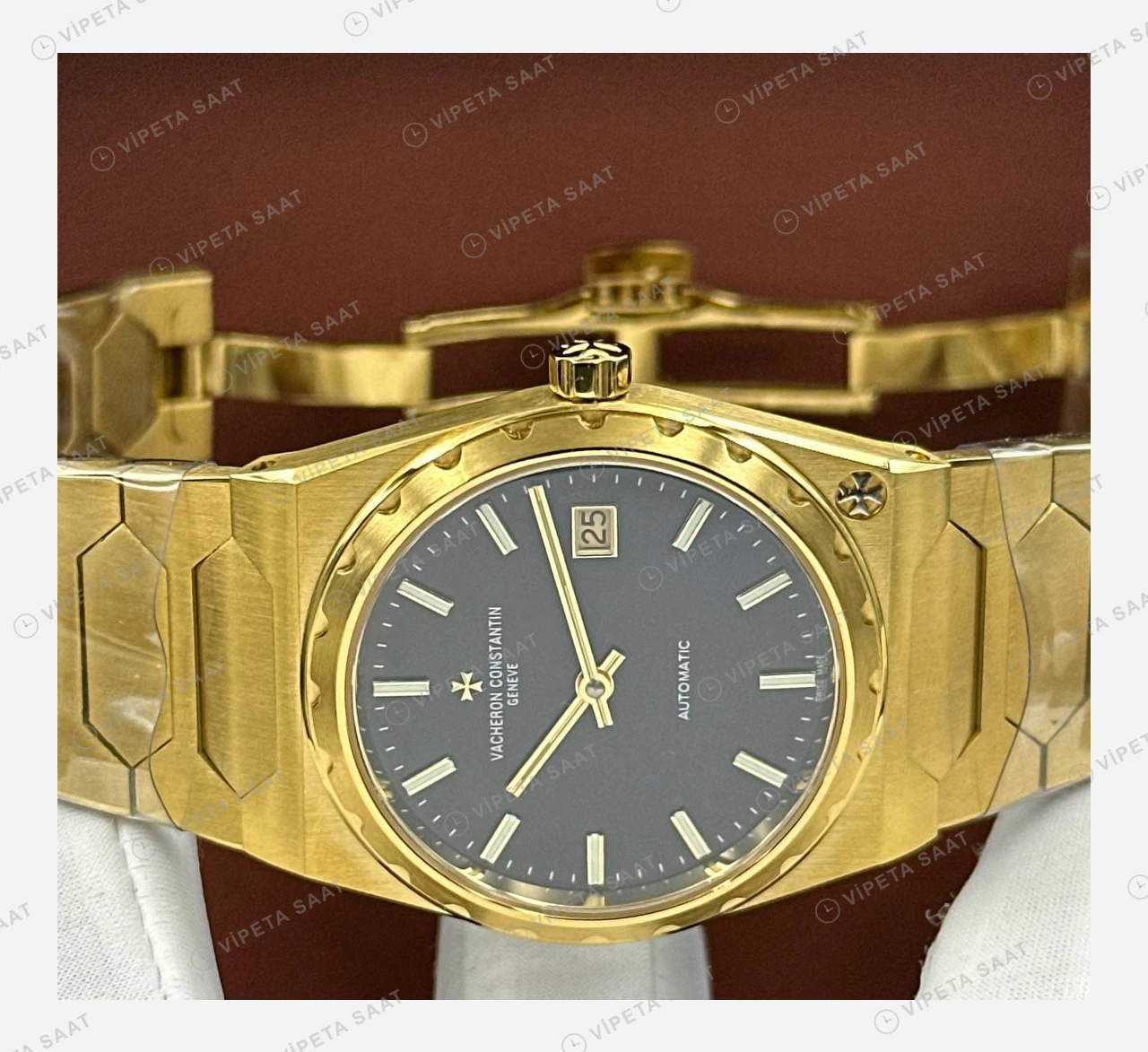 Vacheron Constantin 41 mm Overseas Siyah Kadran Altın Super Clone ETA Eta Saat yan görünüm