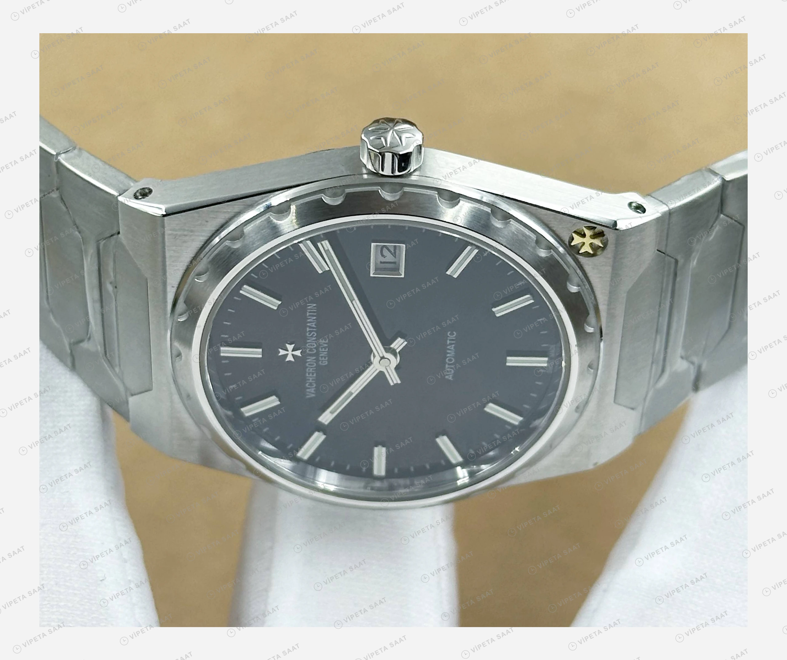 Vacheron Constantin 41 mm Overseas Siyah Kadran Çelik Parlak Super Clone ETA Eta Saat karşıdan görünüm