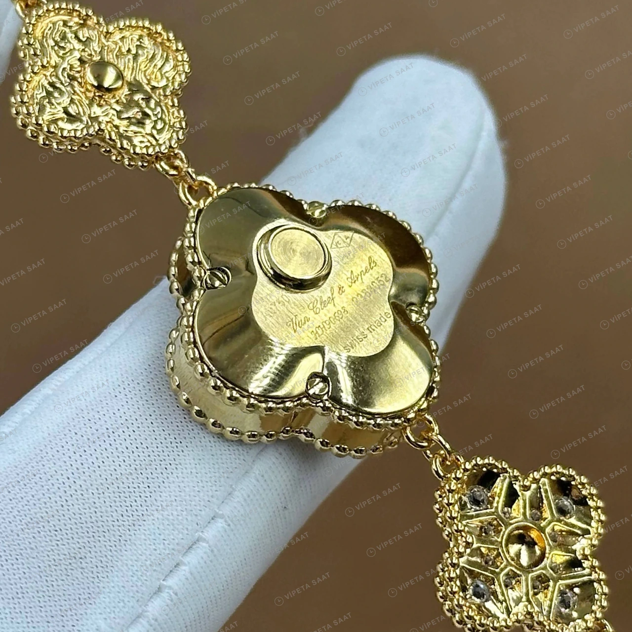 Van Cleef Alhambra Mavi Kadran Bileklik Super Clone ETA Saat detay 5
