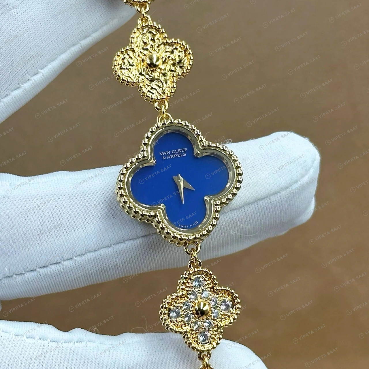 Van Cleef Alhambra Mavi Kadran Bileklik Super Clone ETA Saat detay 9