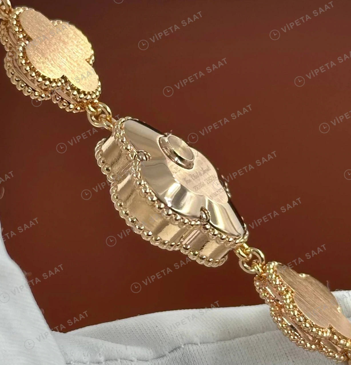 Van Cleef Alhambra Pembe Kadran Bileklik Super Clone ETA Saat detay 5