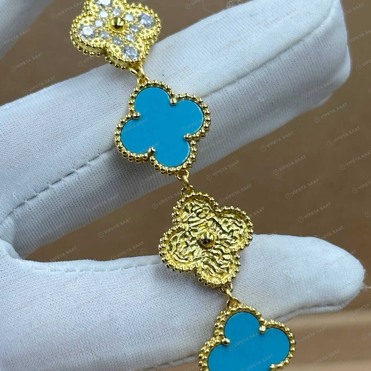 Van Cleef Alhambra Turkuaz Kadran Bileklik Parlak Super Clone ETA Saat karşıdan görünüm