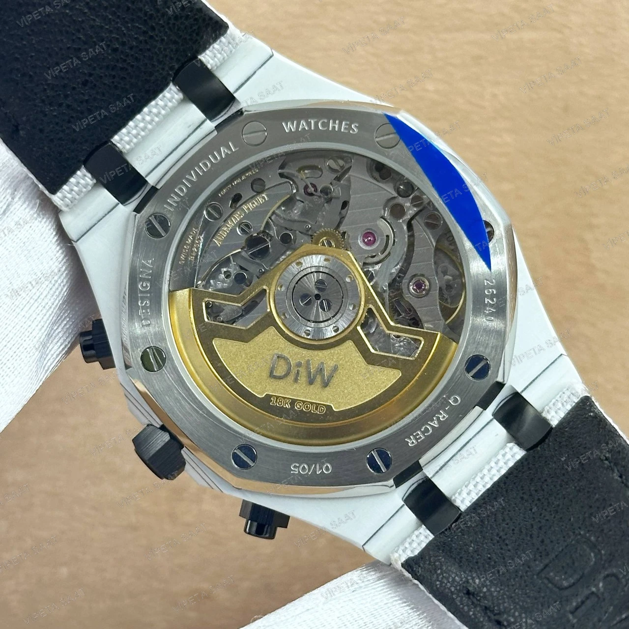 Audemars Piguet DiW Royal Oak Chronograph 42 MM Beyaz Kuvars Karbon Kasa Karbon Bezel Beyaz Siyah Panda Kadran Beyaz Kumaş Kordon Super Clone ETA Saat - Görsel 5