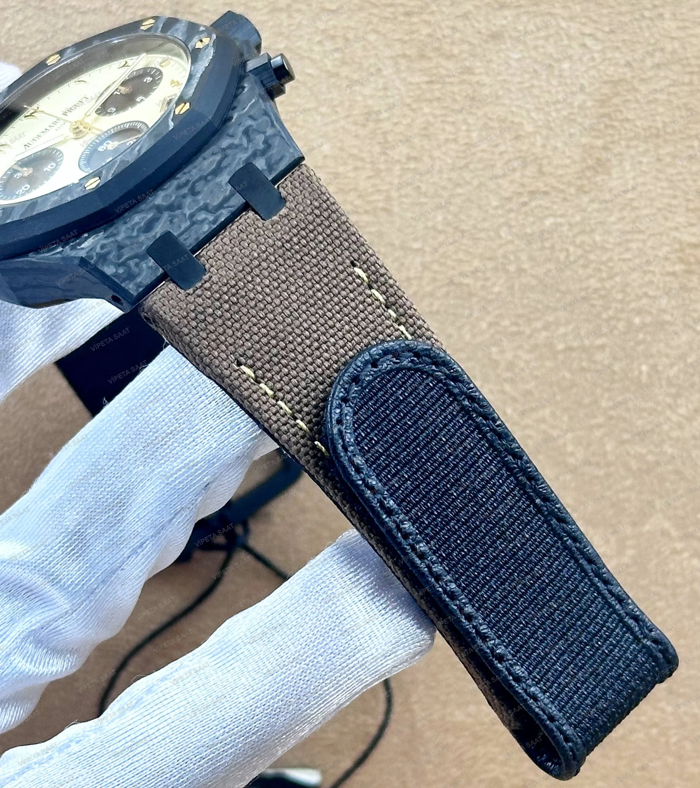 Audemars Piguet DiW Royal Oak Chronograph 42 MM Siyah Karbon Kasa Karbon Bezel Krem Arap Rakamlı Panda Kadran Kahverengi Kumaş Kordon Super Clone ETA Saat - Görsel 6