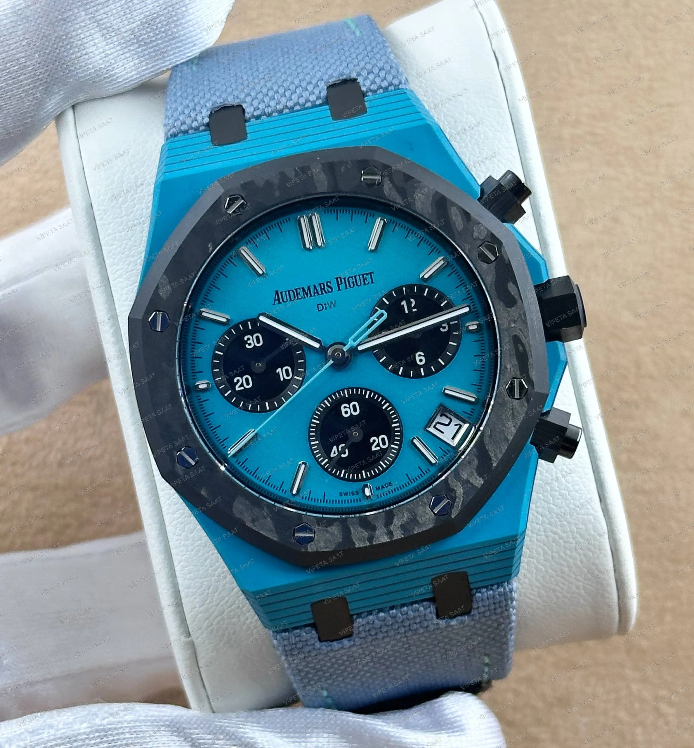 Audemars Piguet DiW Royal Oak Chronograph 42 MM Turkuaz Mavi Karbon Kasa Karbon Bezel Turkuaz Siyah Alt Kadran Mavi Kumaş Kordon Super Clone ETA Saat - Görsel 2
