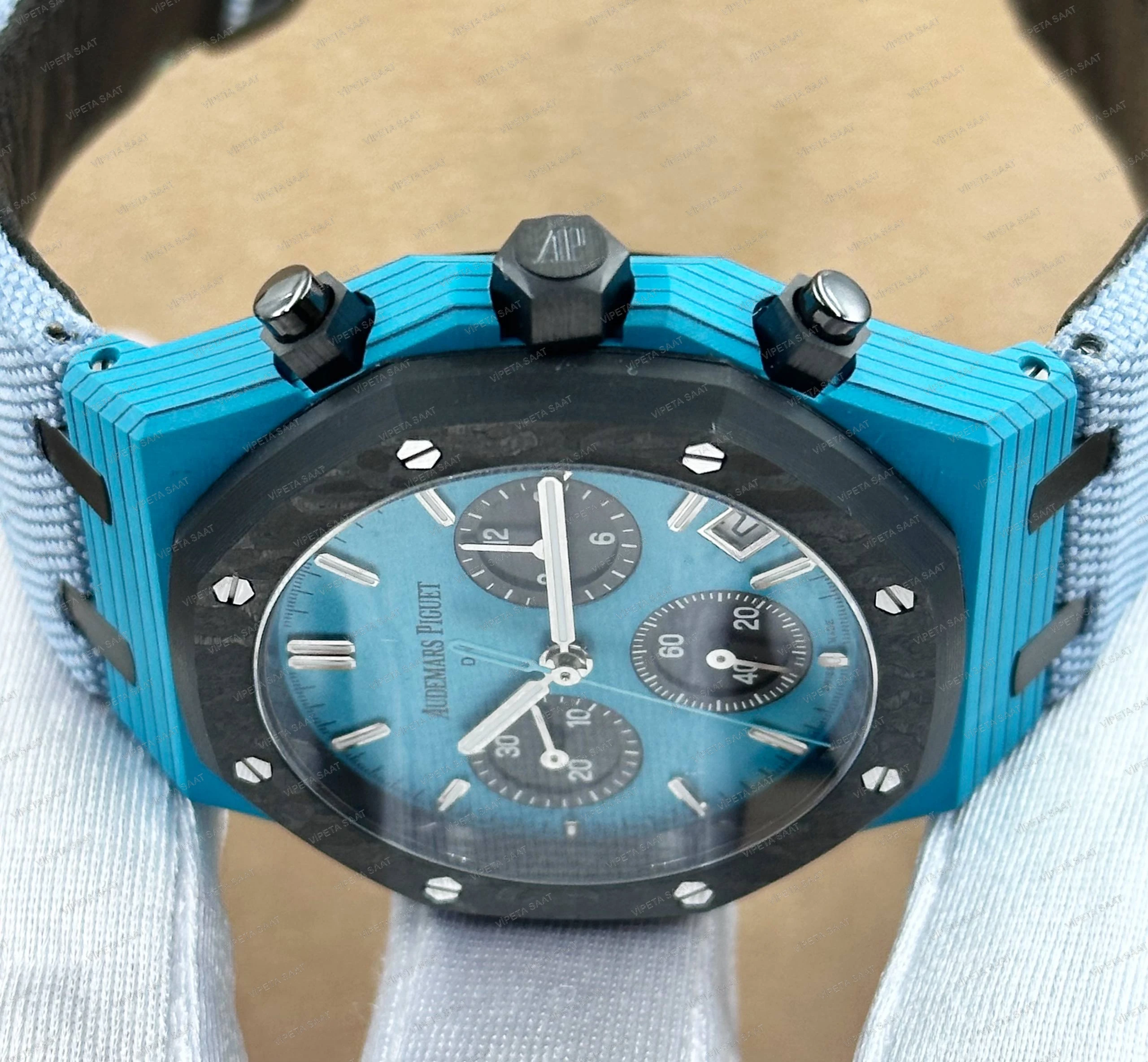 Audemars Piguet DiW Royal Oak Chronograph 42 MM Turkuaz Mavi Karbon Kasa Karbon Bezel Turkuaz Siyah Alt Kadran Mavi Kumaş Kordon Super Clone ETA Saat - Görsel 3