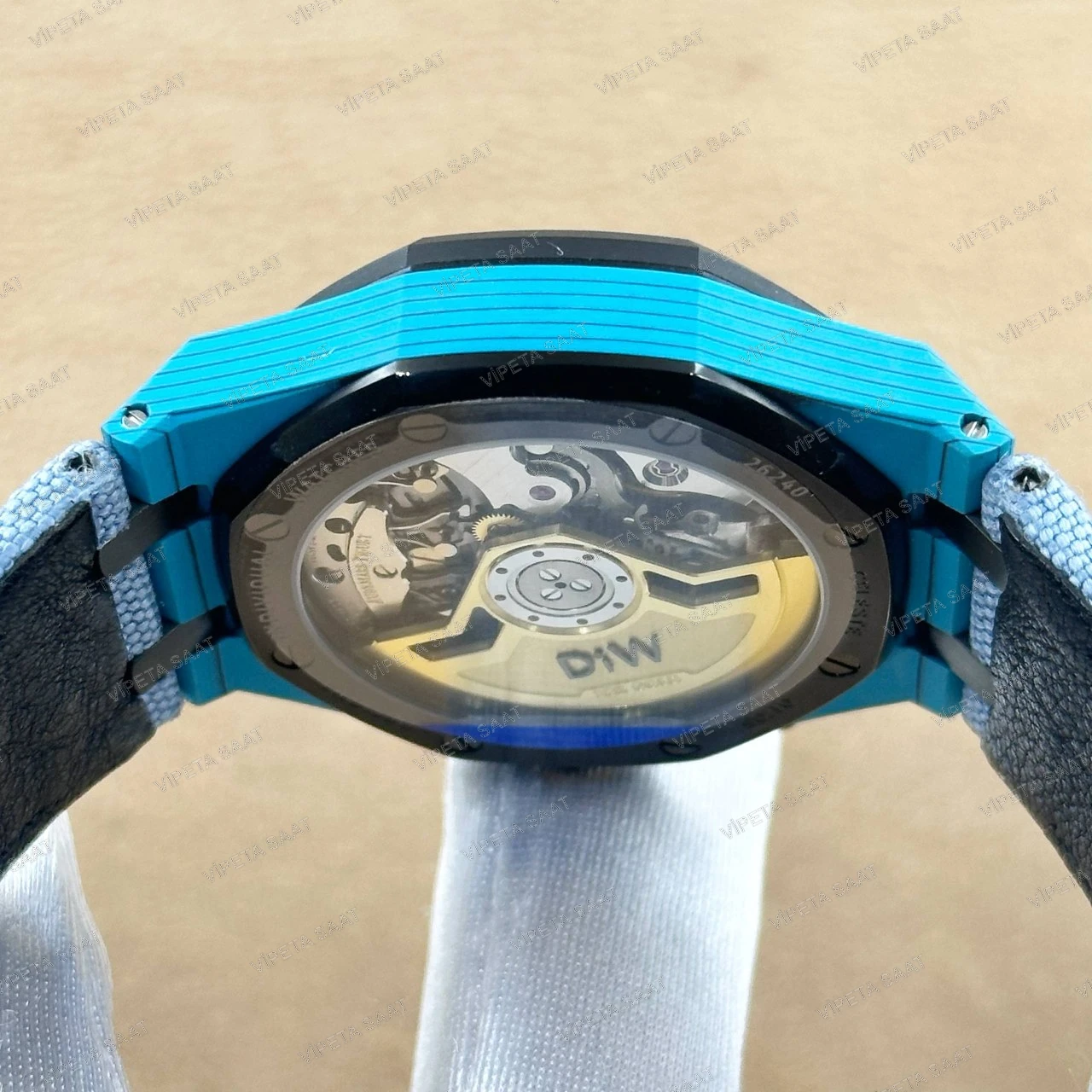 Audemars Piguet DiW Royal Oak Chronograph 42 MM Turkuaz Mavi Karbon Kasa Karbon Bezel Turkuaz Siyah Alt Kadran Mavi Kumaş Kordon Super Clone ETA Saat - Görsel 4