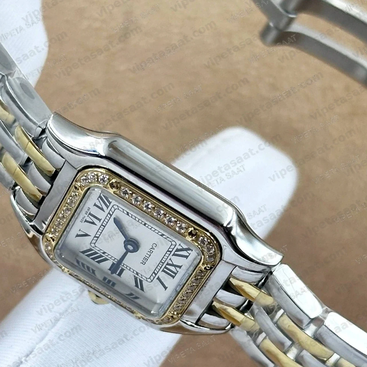 Cartier Panthere Pırlanta Bezel Beyaz Roma Rakamlı Kadran Two Tone Sarı Altın Çelik Bilezik Bayan Super Clone ETA Saat - Görsel 4