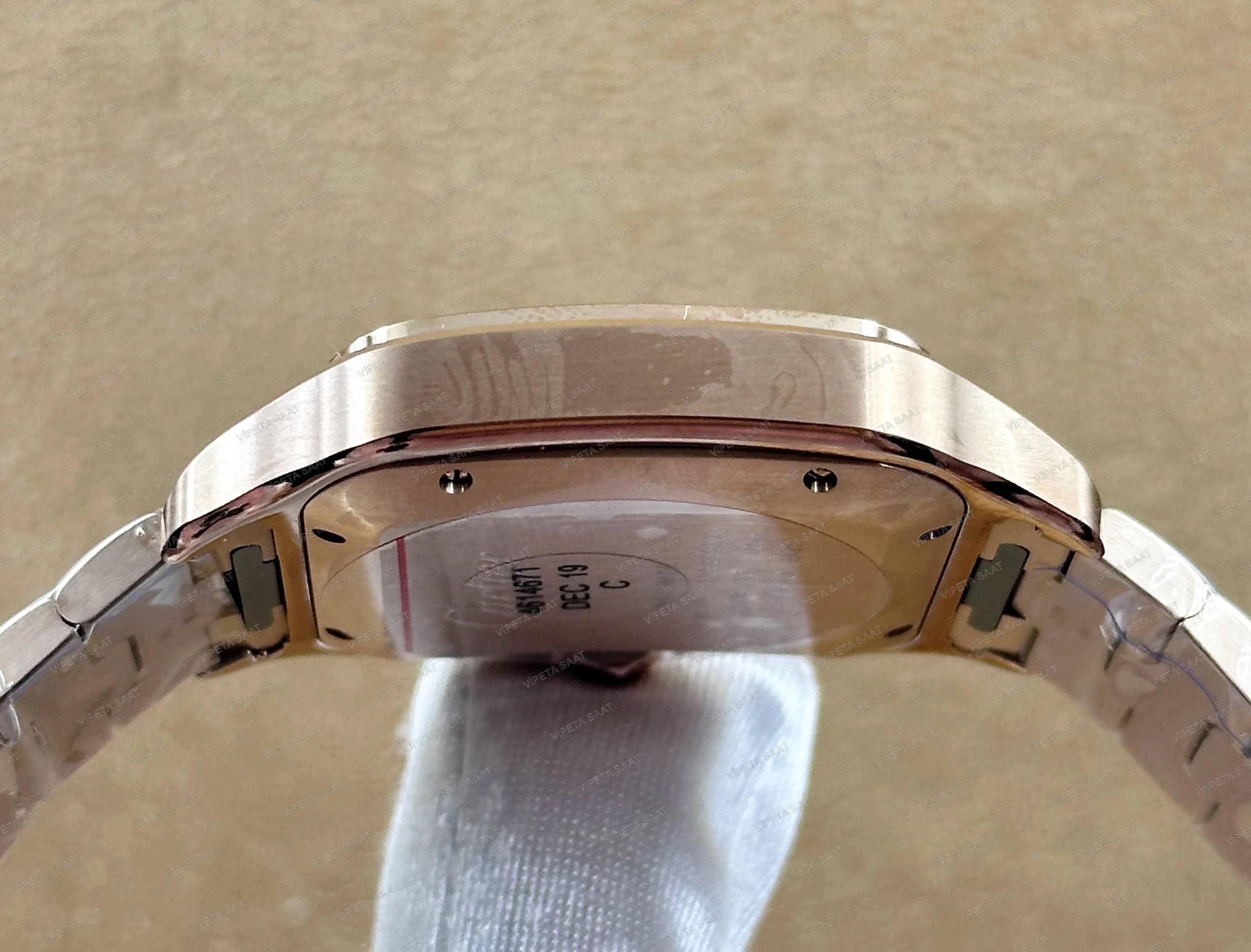 Cartier Santos de Cartier Large WGSA0019 39.8 MM 18K Rose Gold Kasa Beyaz Roma Rakamlı Kadran Rose Gold Bilezik Super Clone ETA Saat Detay Görsel 3