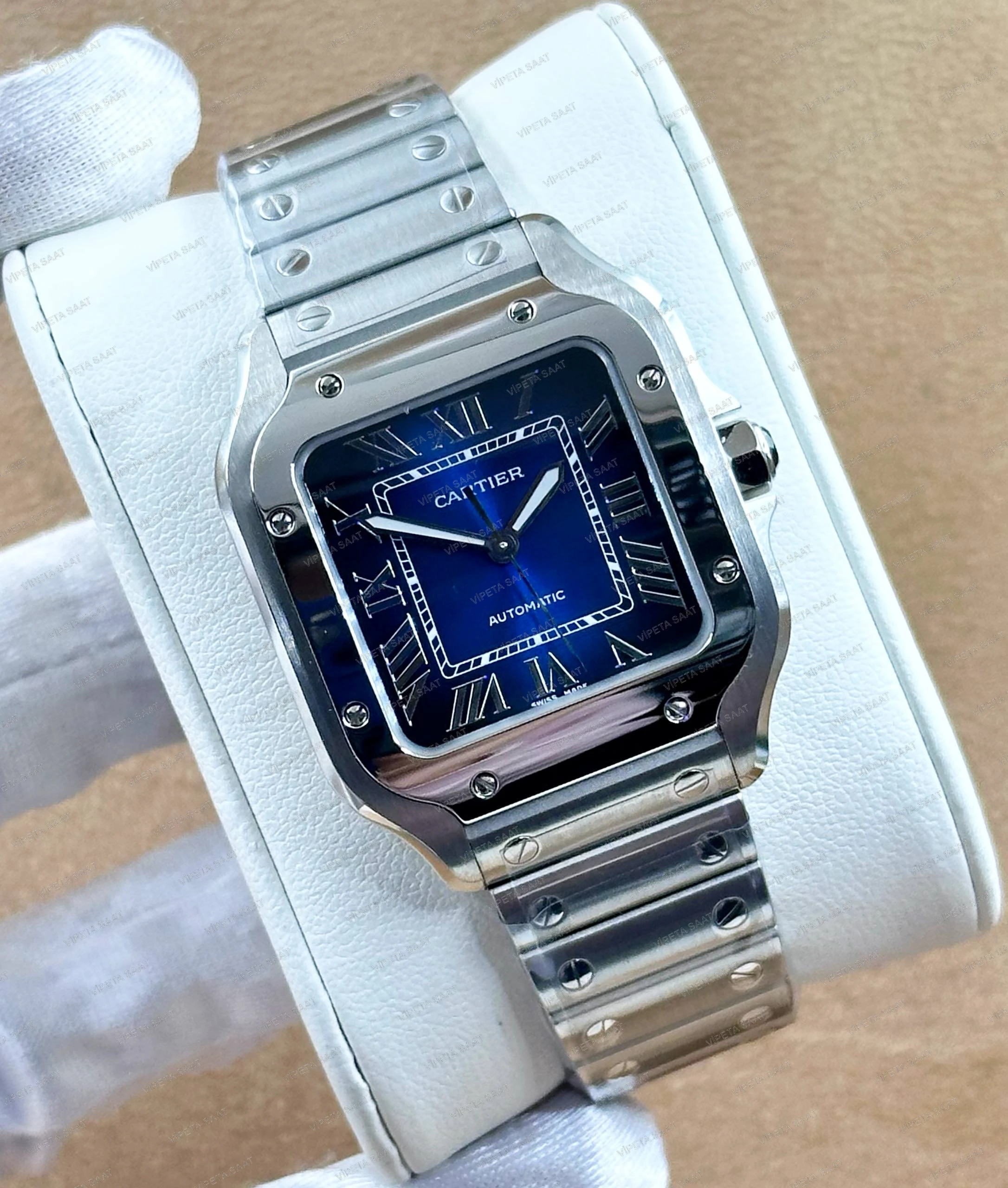 Cartier Santos de Cartier Medium WSSA0063 35.1 MM Lacivert Mavi Kadran Çelik Bilezik Super Clone ETA Saat Detay Görsel 1