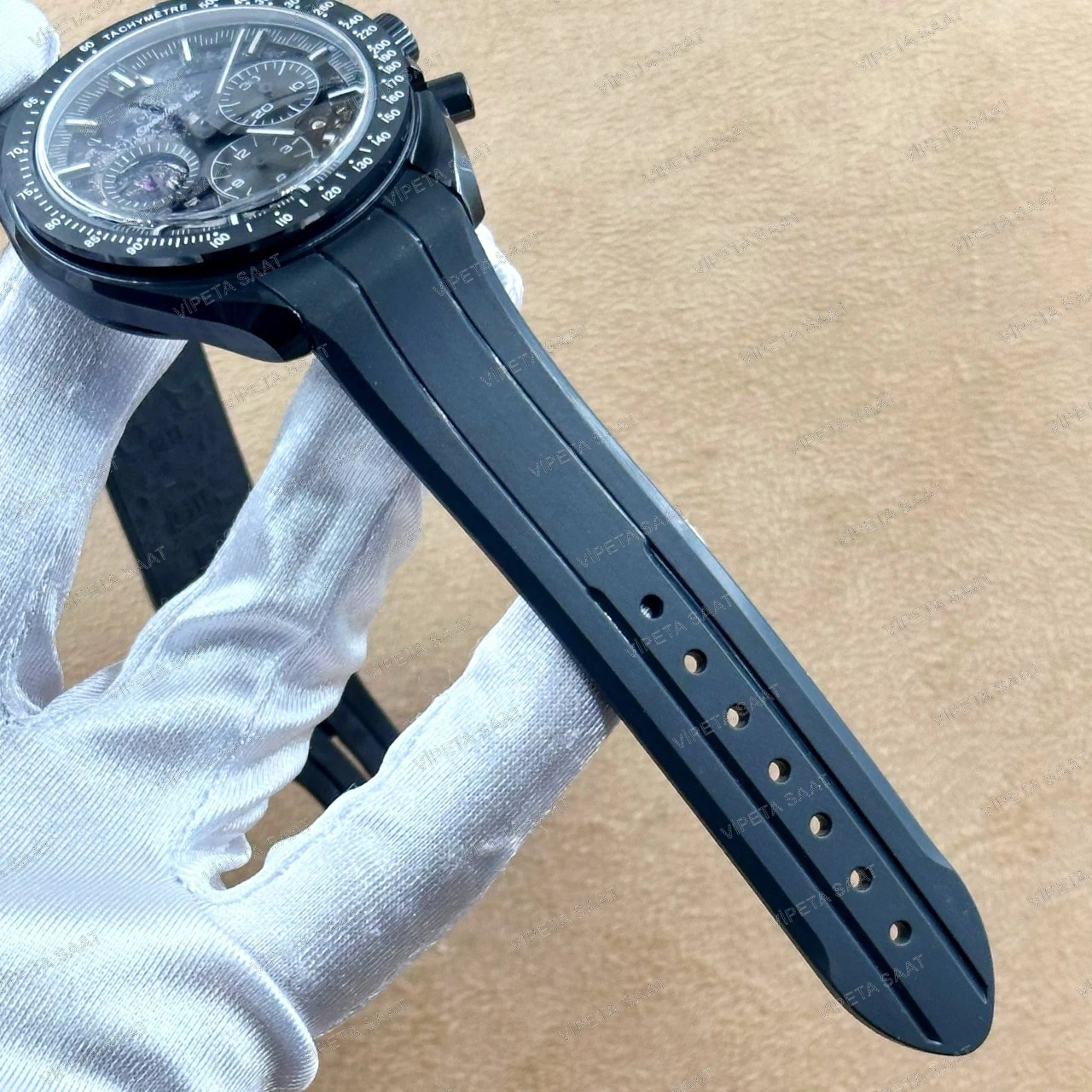 Omega Speedmaster Dark Side of the Moon Apollo 8 44.25 MM Siyah Seramik Kasa Ay Yüzeyi İskelet Kadran Siyah Kauçuk Kordon Super Clone ETA Saat - Görsel 6