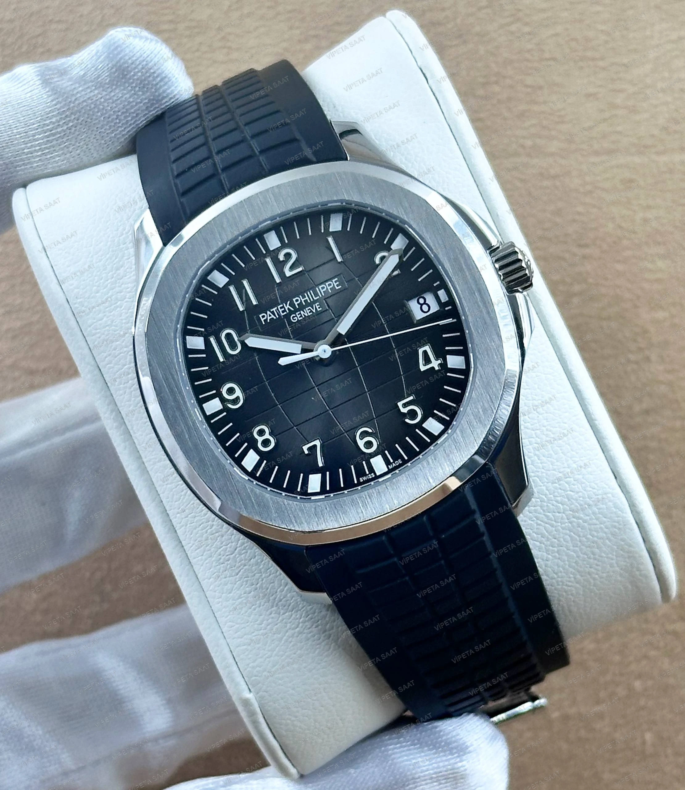 Patek Philippe Aquanaut 5167A-001 40 MM Siyah Kabartma Kadran Siyah Kauçuk Kordon Super Clone ETA Saat Detay Görsel 1