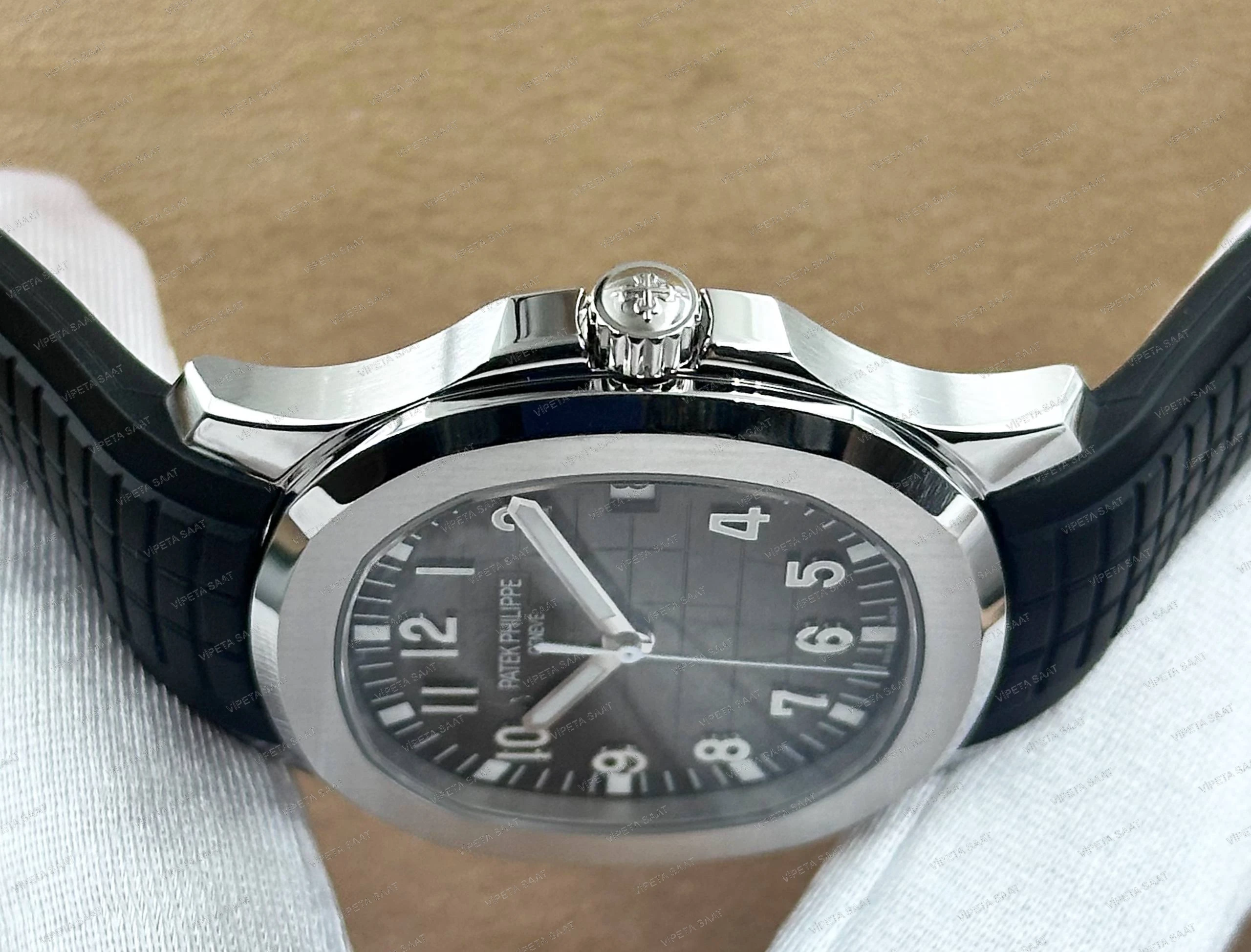 Patek Philippe Aquanaut 5167A-001 40 MM Siyah Kabartma Kadran Siyah Kauçuk Kordon Super Clone ETA Saat Detay Görsel 2