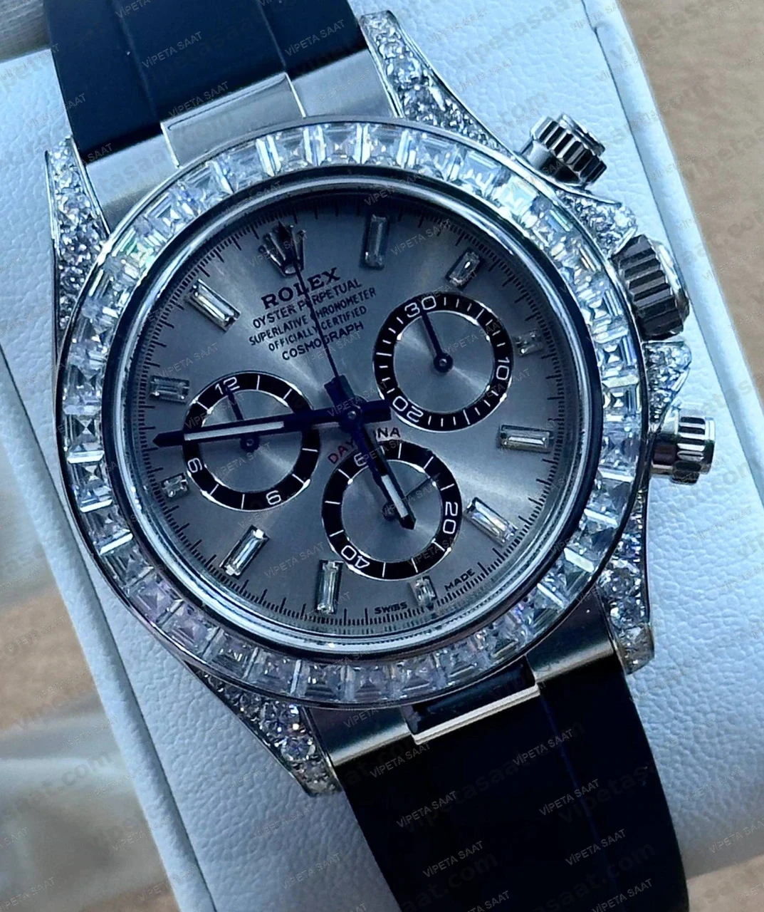 Rolex Daytona 116589TBR Beyaz Altın Baget Pırlanta Bezel Gümüş Siyah Alt Kadran Oysterflex Super Clone Eta Saat Detay Görsel 1