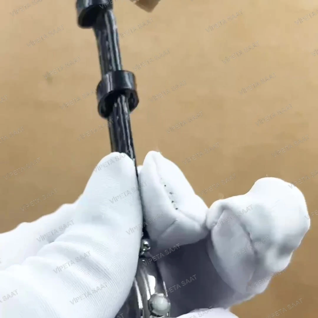 Tissot Desir T152.010.16.038.00 28 MM Gümüş Guilloche Roma Rakamlı Kadran Siyah Deri Kordon Bayan Super Clone ETA Saat Detay Görsel 3