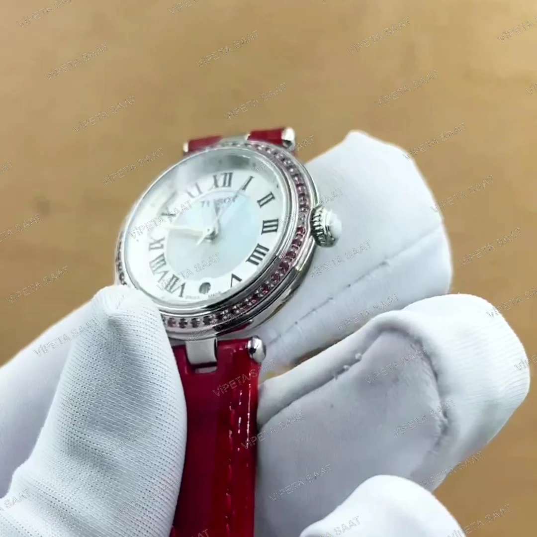 Tissot Desir T152.010.16.116.00 28 MM Taşlı Bezel Beyaz Sedef Roma Rakamlı Kadran Kırmızı Deri Kordon Bayan Super Clone ETA Saat Detay Görsel 2
