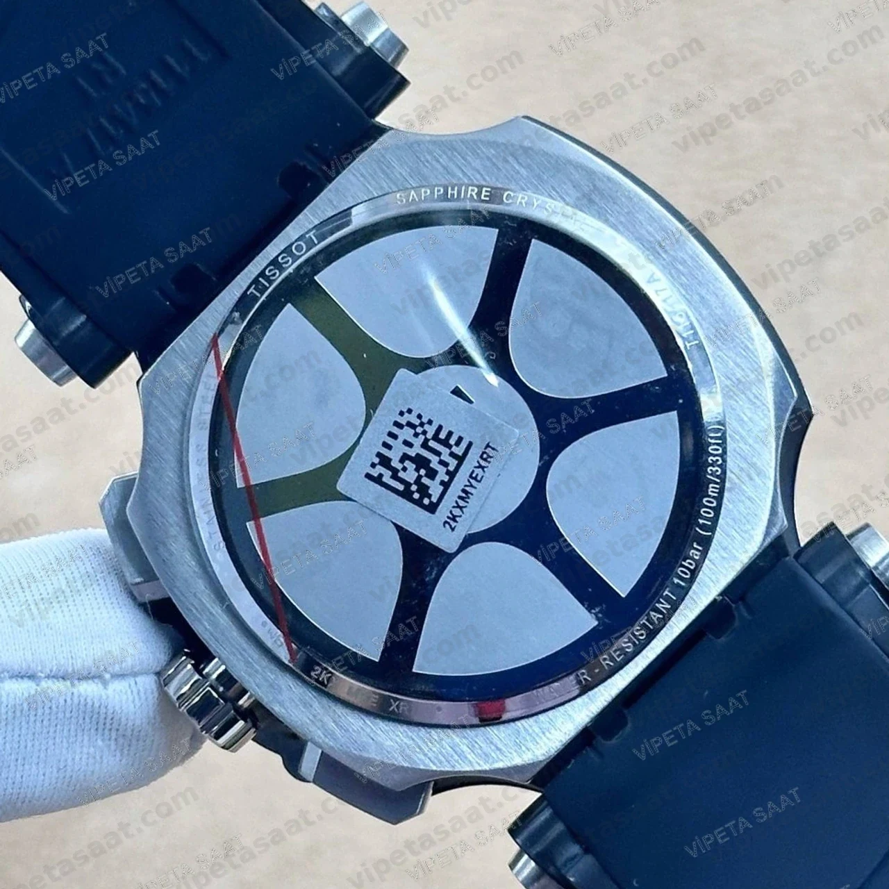 Tissot T-Race T115.417.27.061.00 Antrasit Gri Kadran Siyah Bezel Kronograf Siyah Kauçuk Super — Arka Kapak ve Mekanizma Detayı