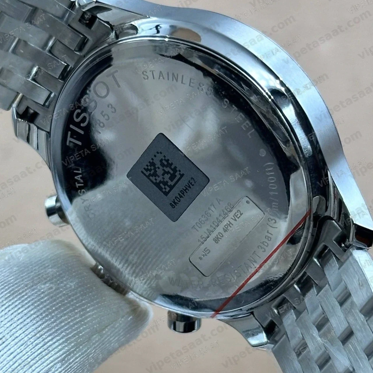 Tissot Tradition Chronograph T063.617.11.067.00 Antrasit Siyah Kadran Çelik Bilezik Super — Arka Kapak ve Mekanizma Detayı