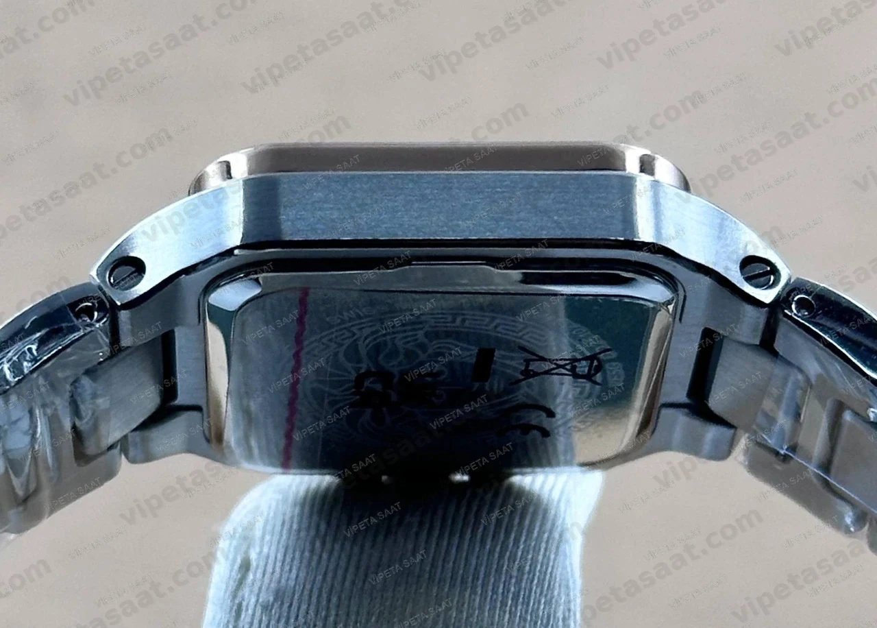 Versace Greca Kare Kasa Gümüş Beyaz Kadran Two Tone Rose Gold Çelik Bilezik Bayan Super Clone ETA Saat Detay Görsel 3